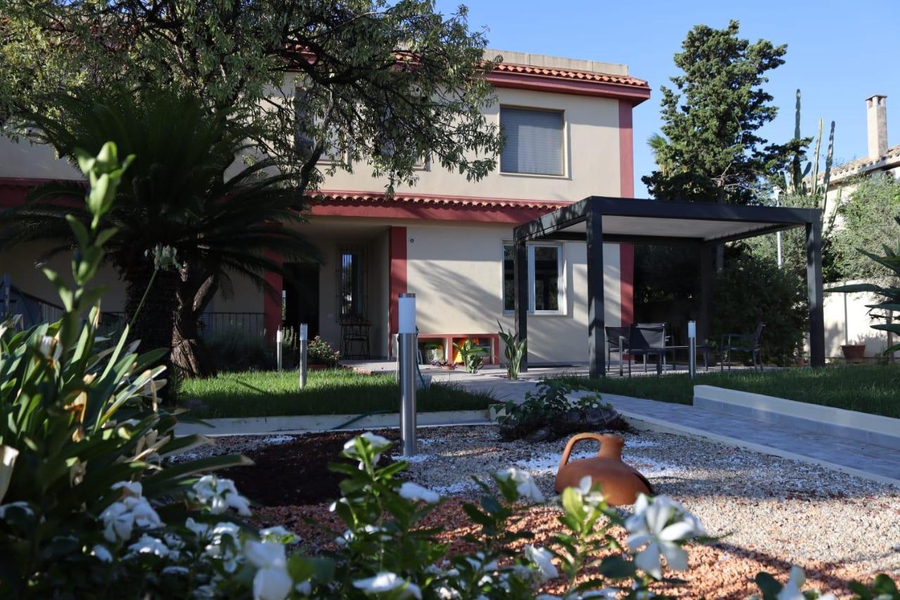 Bed&Breakfast Villa Nora 夸尔图-圣埃莱娜 外观 照片