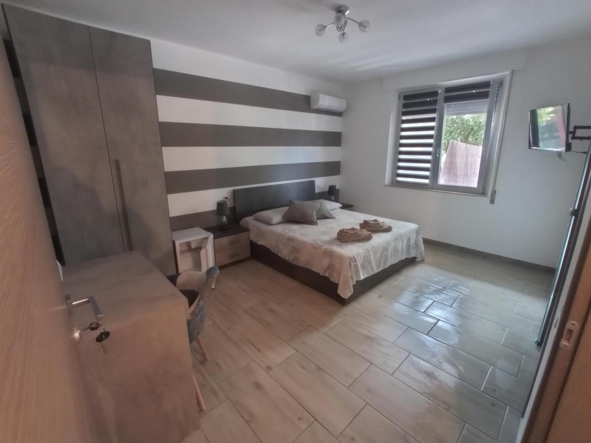 Bed&Breakfast Villa Nora 夸尔图-圣埃莱娜 外观 照片
