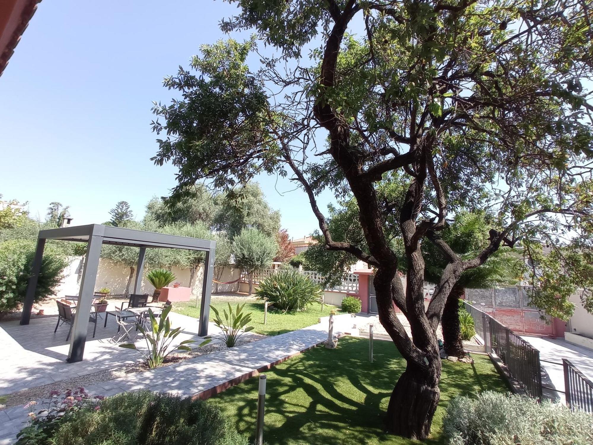 Bed&Breakfast Villa Nora 夸尔图-圣埃莱娜 外观 照片