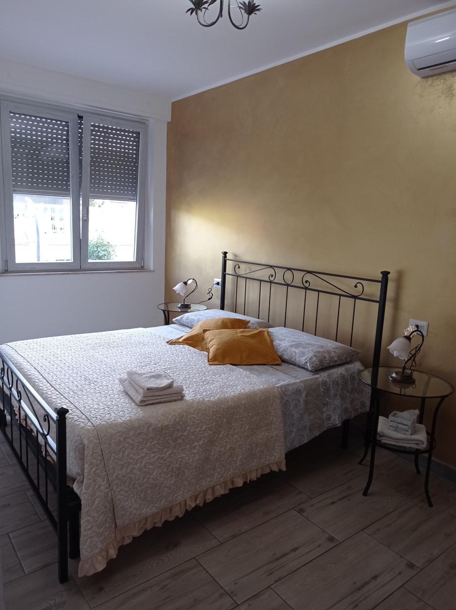 Bed&Breakfast Villa Nora 夸尔图-圣埃莱娜 外观 照片